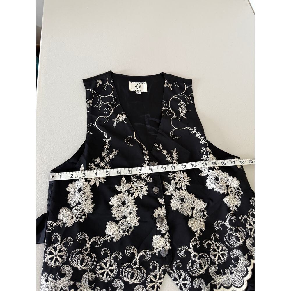 Women's Vintage Black White Satin Embroidered Button-front vest Medium Holiday - Picture 5 of 6
